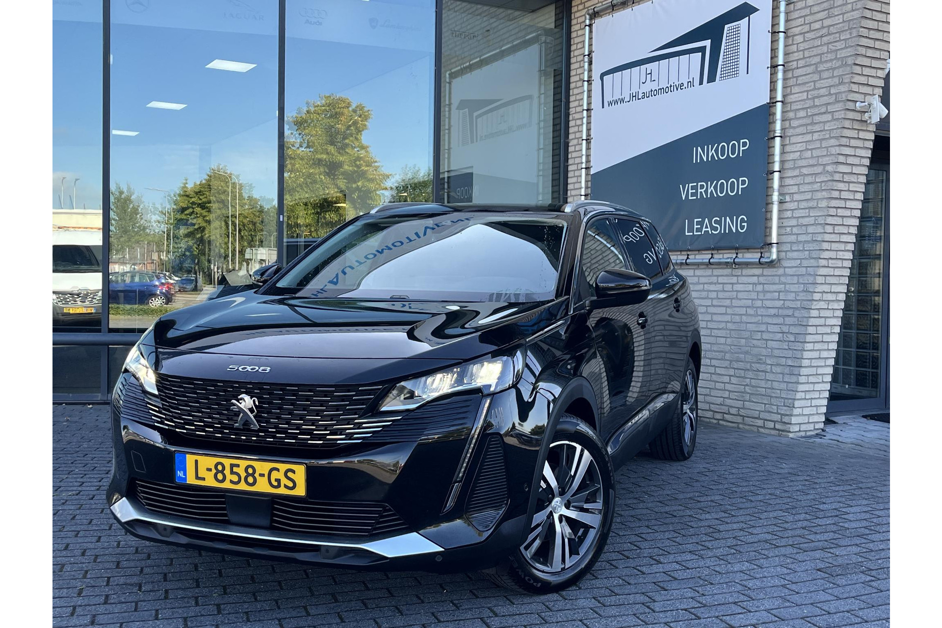 Peugeot 5008 1.2 *130PK*NAVI*CAM*HAAK*CRUISE*ECC*CARPLAY*7PERS.